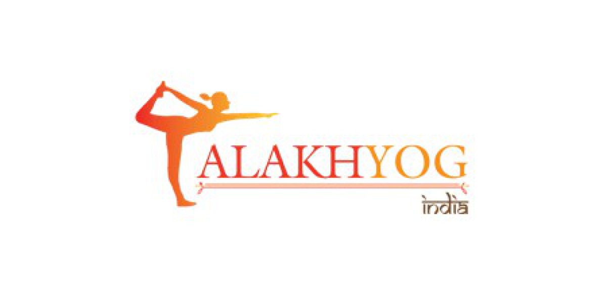 Hatha yoga school in India